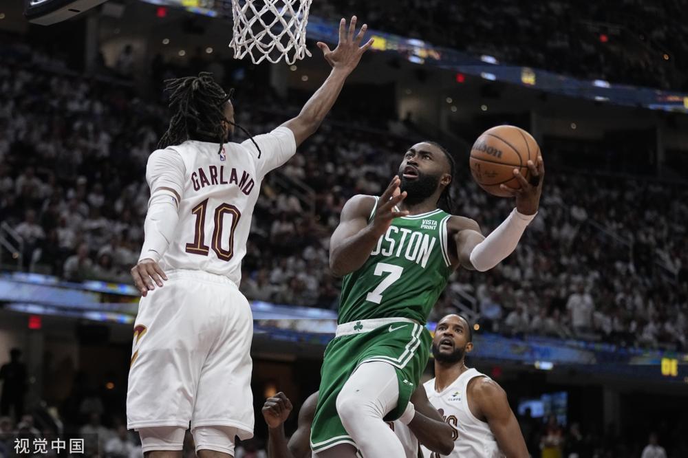 边锋往往能 边锋往往能