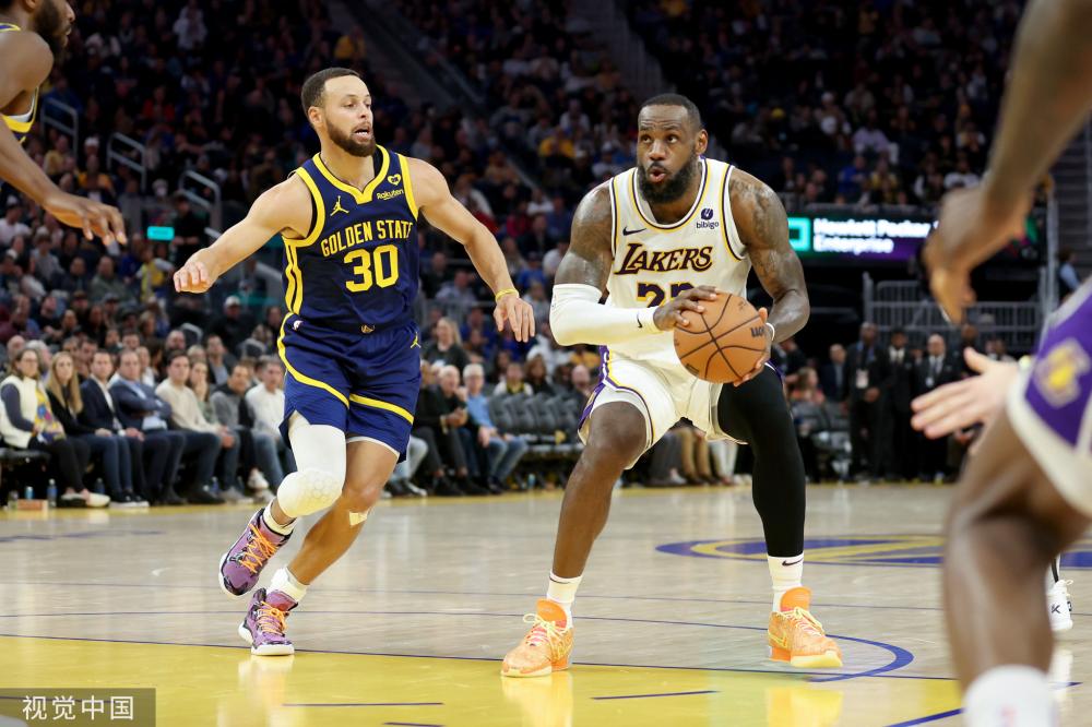 在比赛中依 在比赛中依